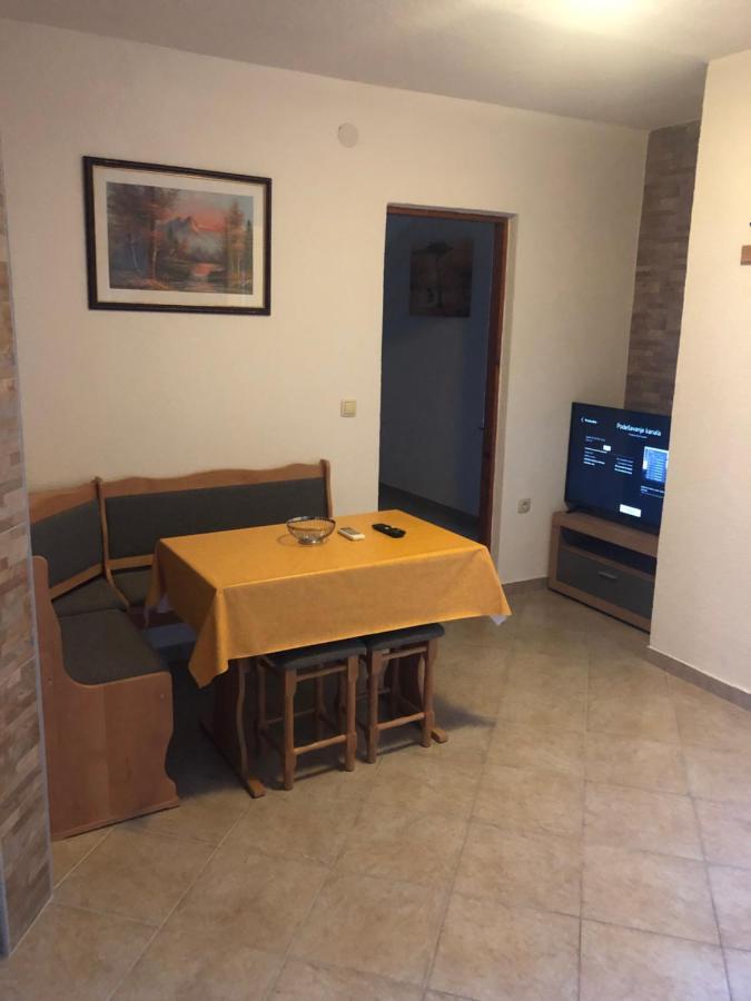 Miro Apartmani Ražanac Εξωτερικό φωτογραφία