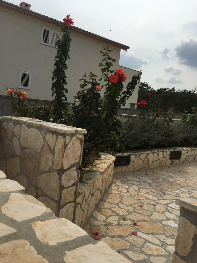 Miro Apartmani Ražanac Εξωτερικό φωτογραφία